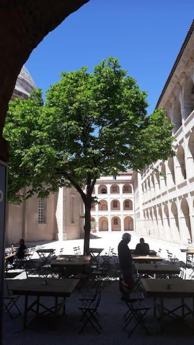 Plein Coeur Du Quartier Du Panier . Chaleureux T2. Marseille